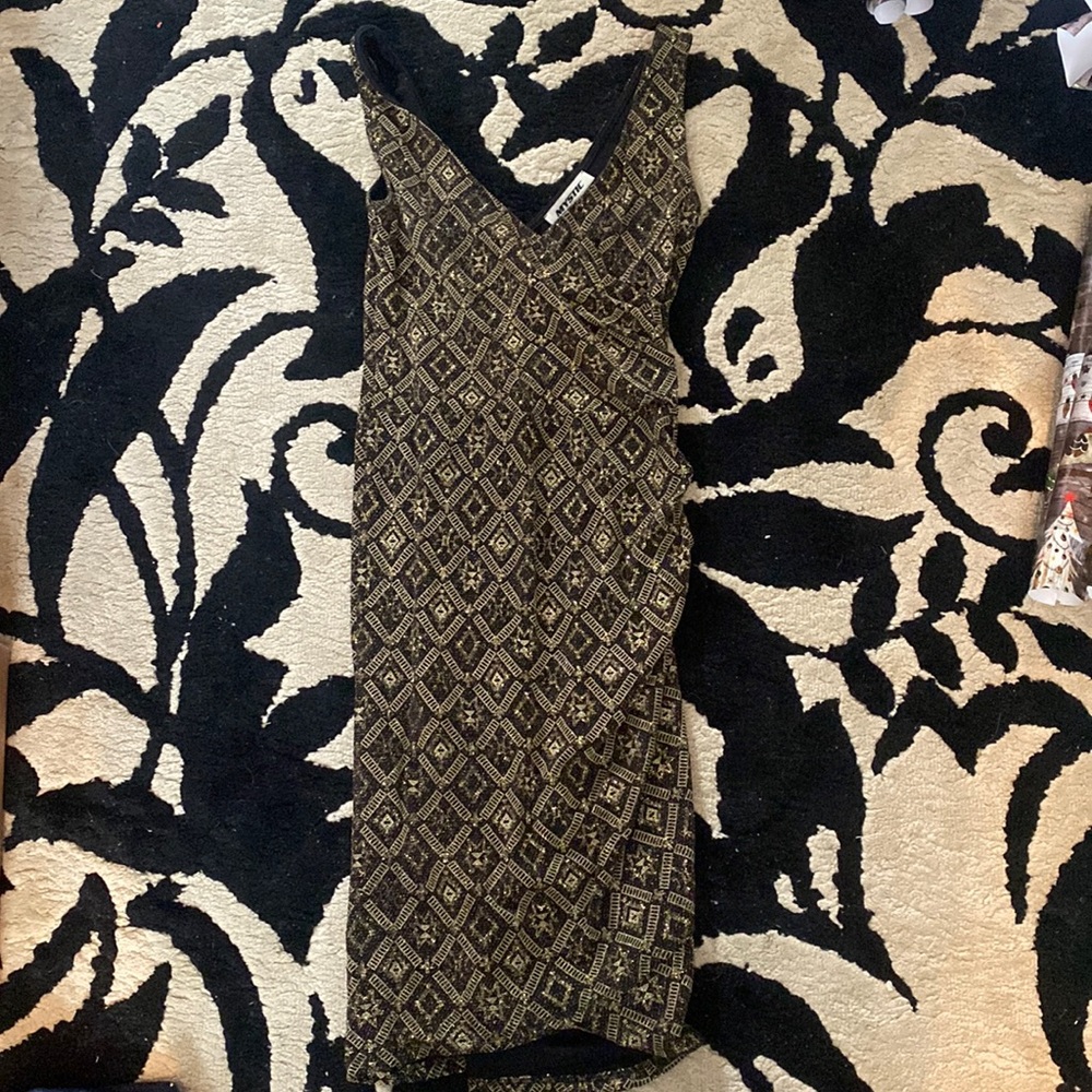 Mystic sparkly, black and gold fitted dress